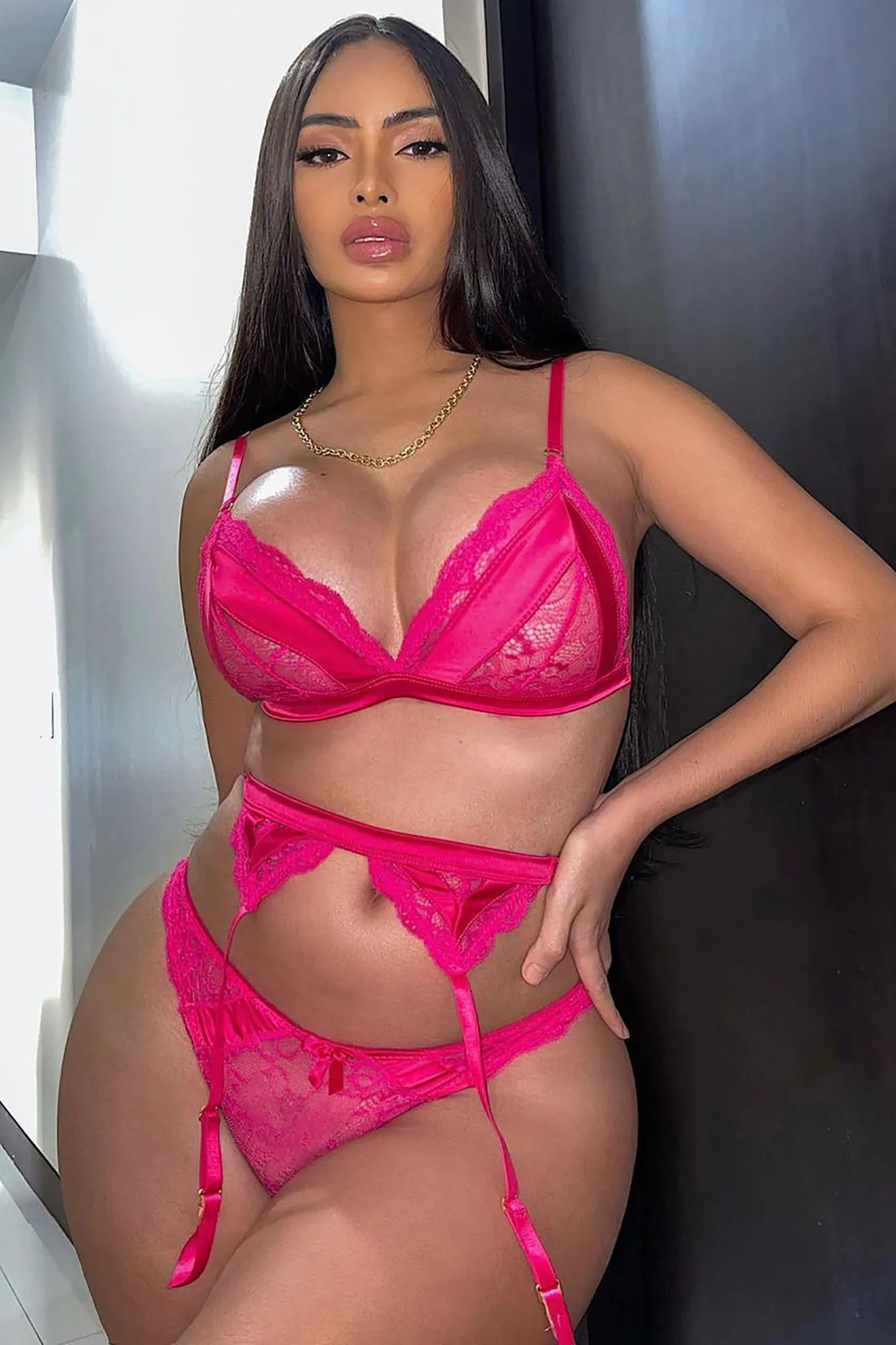 Bedroom Candles Lace 3 Piece Garter Set - Fuchsia