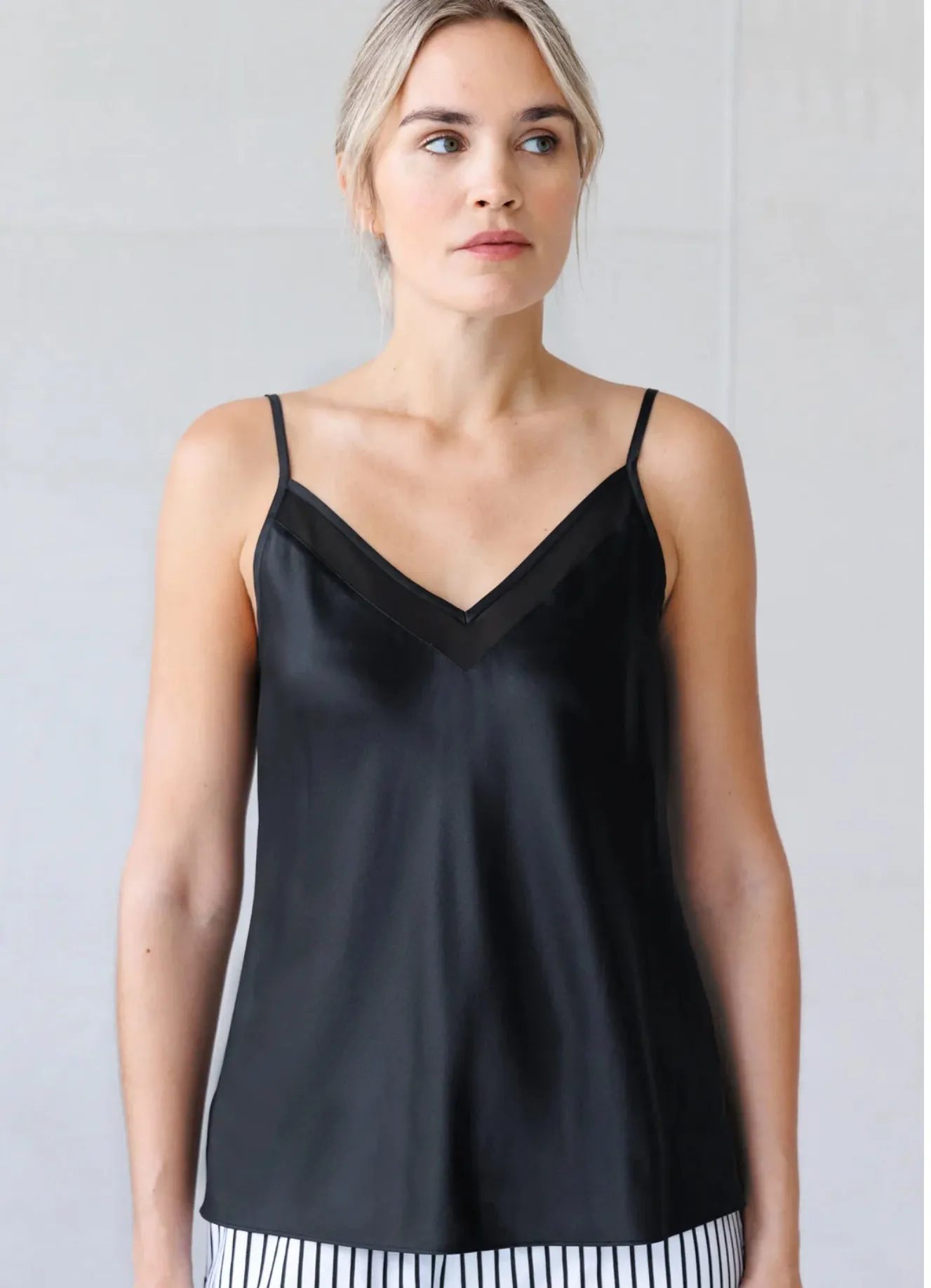GO TAKE A PEAK TOP IN BLACK