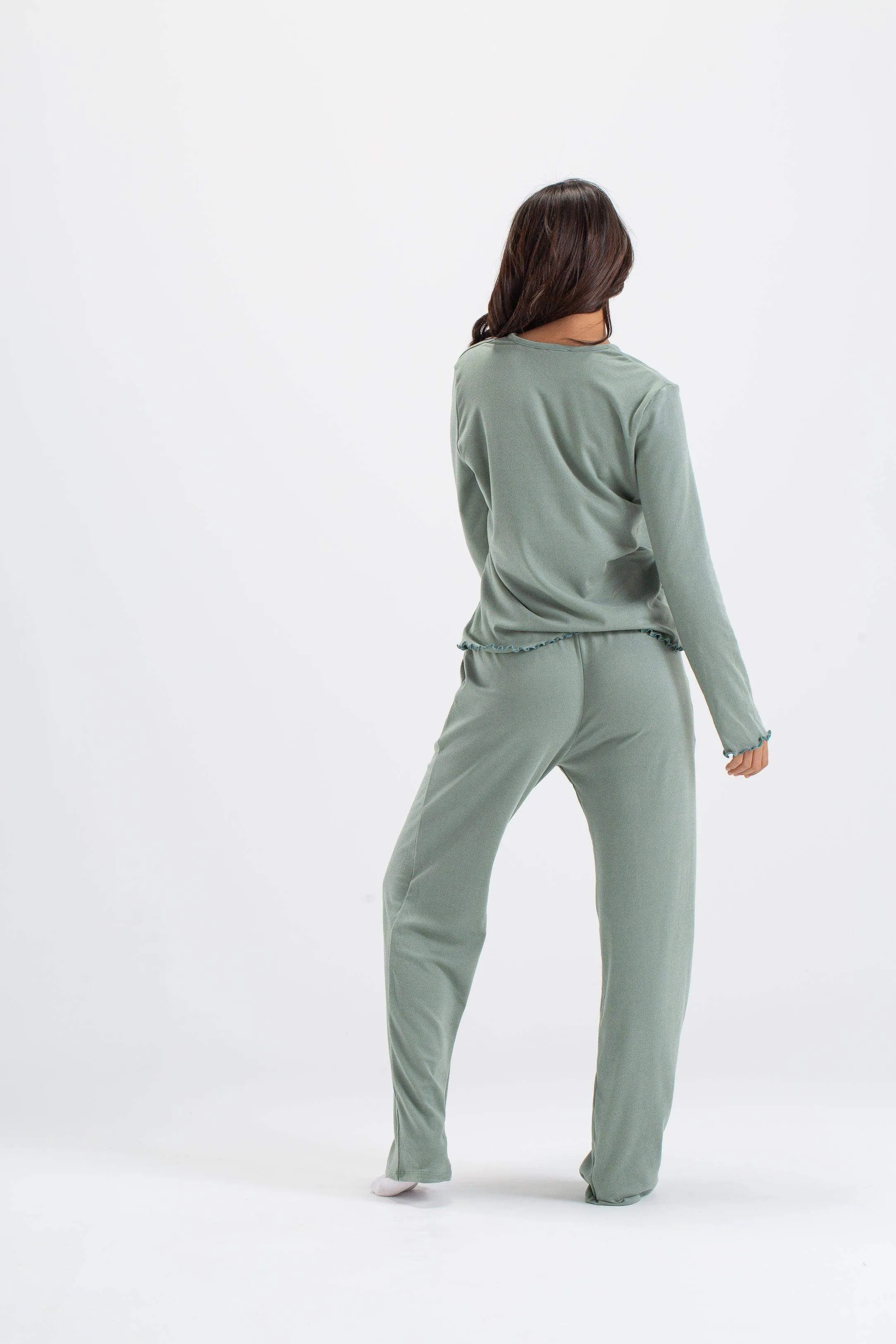 Pyjama Set with Ruffled Ending