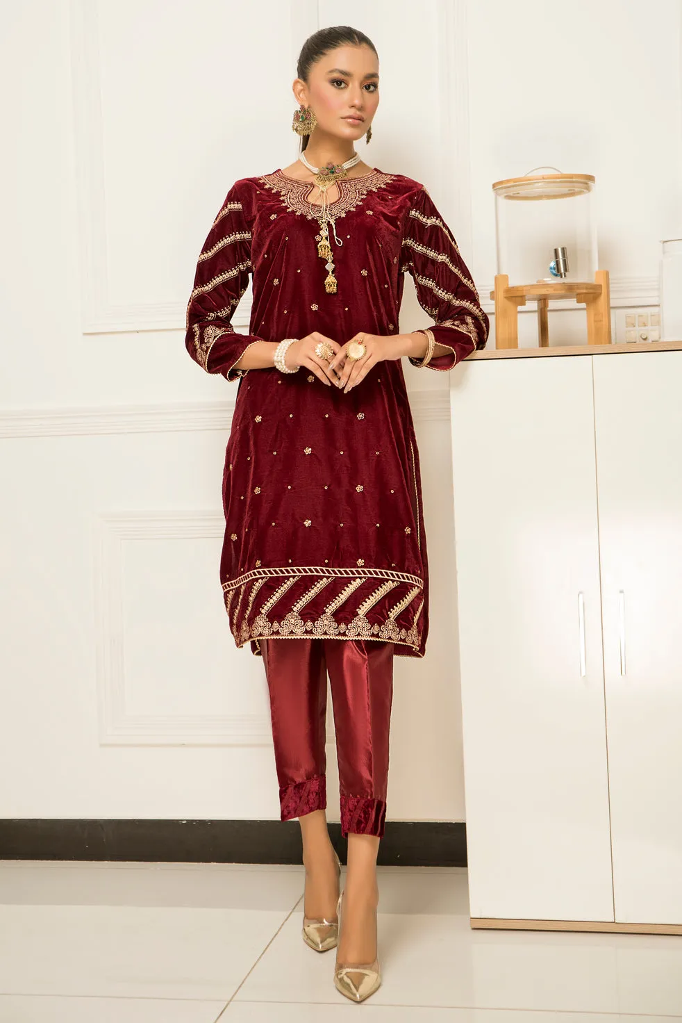 Velvet Embroidered Ready to Wear 2 Pcs Dress by Aabpara 02