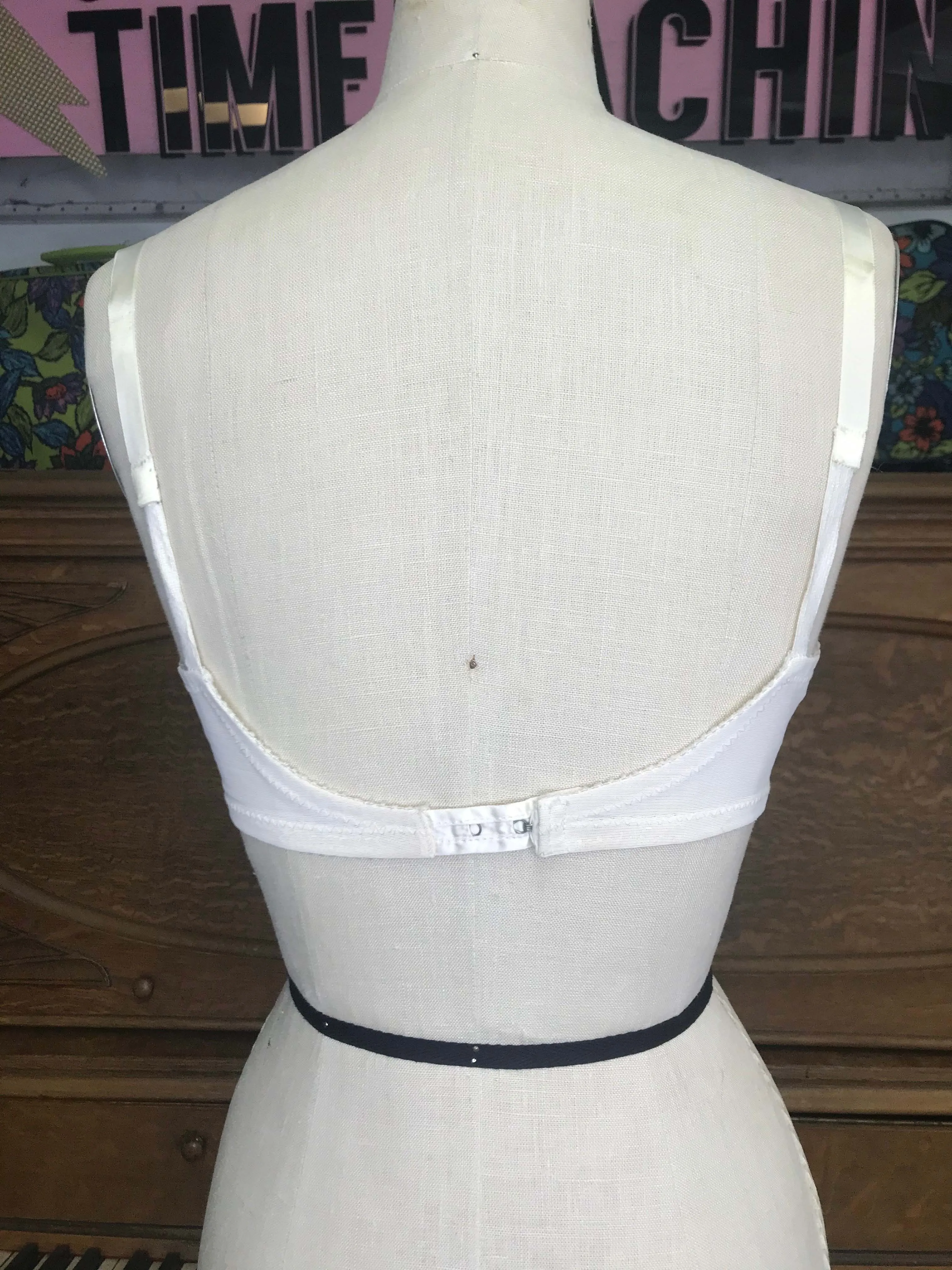 Vintage 1950s Bra | White Lace 50s Brassiere Pin up Lingerie | 34B